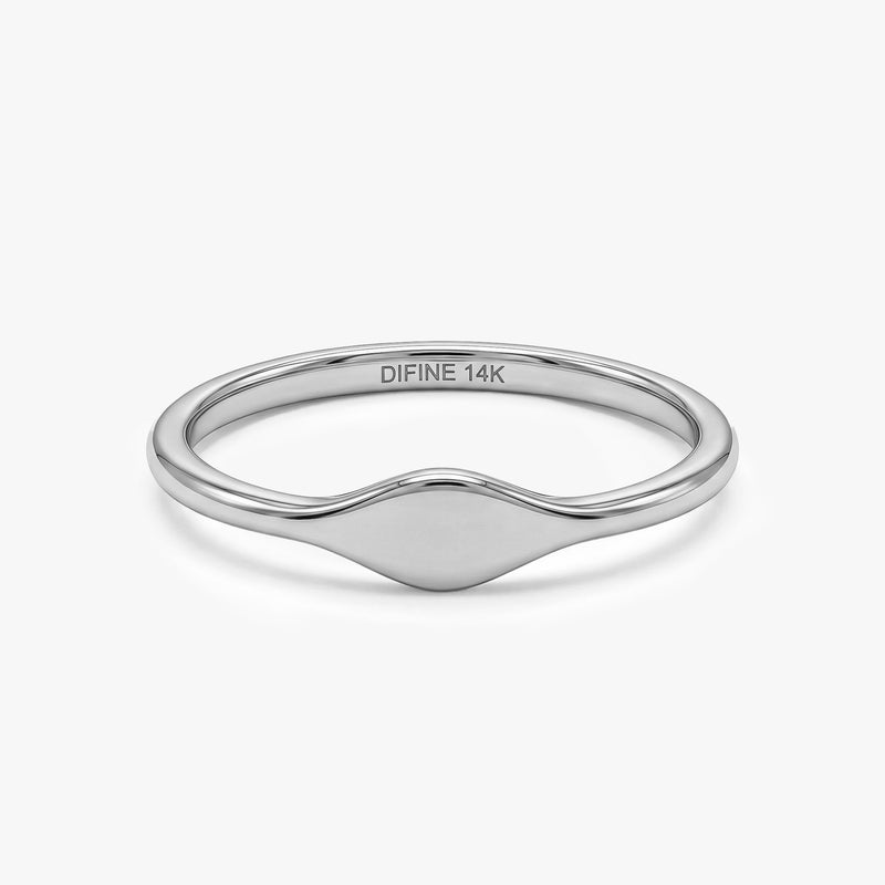 Flat Mini Signet Ring in Gold