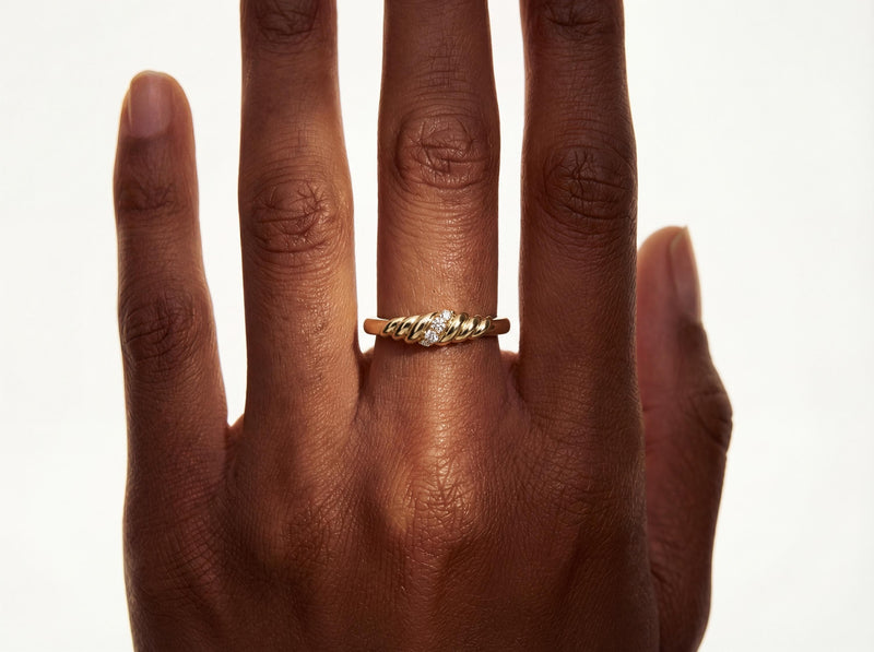 Twisted Diamond Band Ring in Gold