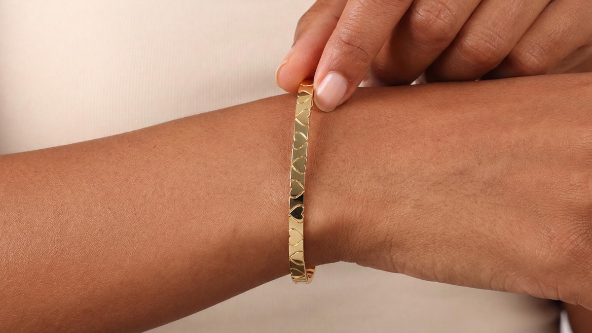Gold Heart Pattern Bracelet